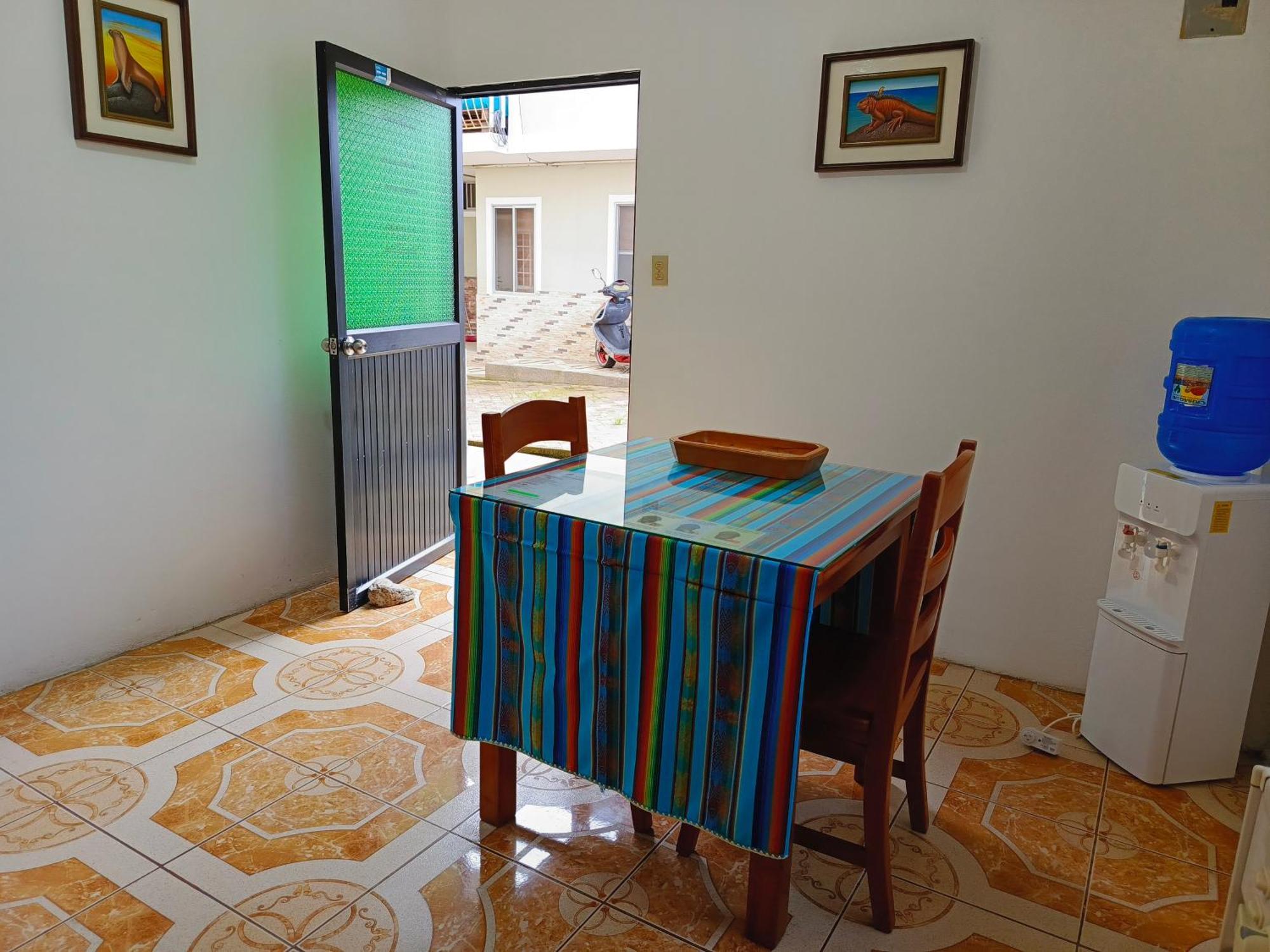 Teresita'S House Suites Con Cocina Privada Puerto Baquerizo Moreno Eksteriør billede